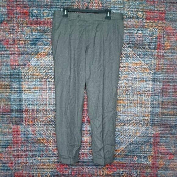 Hugo Boss mens gray 100% Wool cuffed pleated dress pants 34x29 EUC - Picture 1 of 6